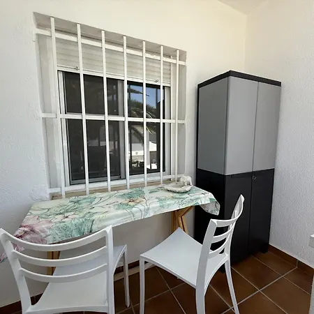 Adosado En Residencial Penismar I דירה *